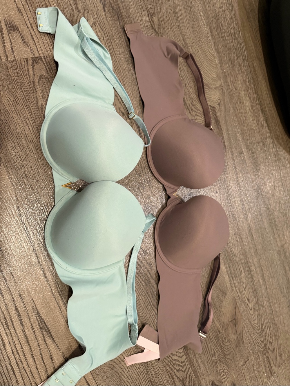 Victoria's Secret Mint and Mauve Seamless Bra Set